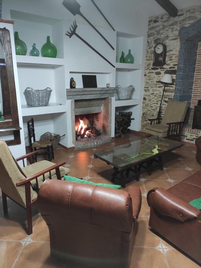 Casa Rural La Carriona Segura de Leon Ngoại thất bức ảnh